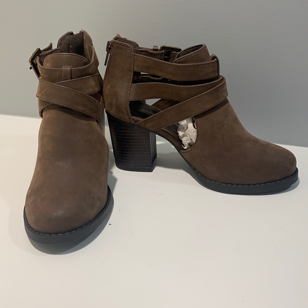 Charlotte Russe dark brown heeled booties size 6